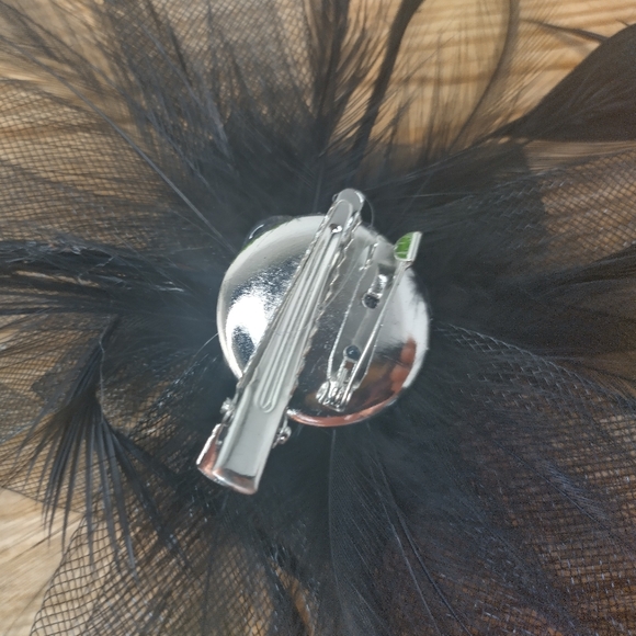 Ladies Black Feather Hair Fastener Weddings Races - Picture 4 of 8
